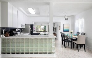 Private kitchen - Tranquil tropical 3-bedroom house with AC in vibrant Key West. (Key West)