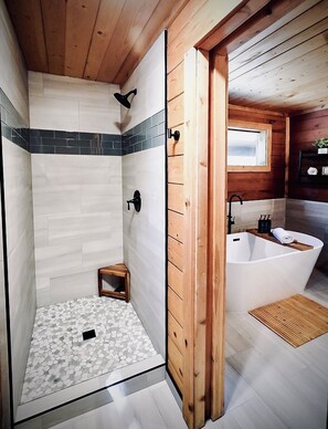 Shower, hair dryer, towels, soap - Cozy & Modern Cabin on 8 Forested Acres with Treasure Hunt and Sledding Hills (Fairplay)