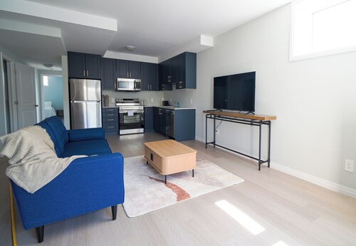 Serene Hideaway- 2BR/2BA · Near Downtown Kitchener