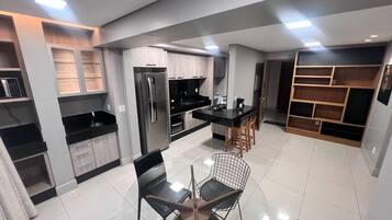 Basic Apartment | Dining