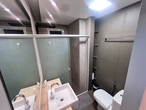 Basic Apartment | Bathroom - Condominium W/pool in a Prime Location in Jardim Goias - Wsls (Goiânia)