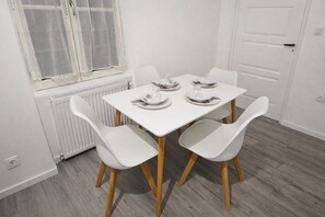 Dining - Nice apartment T2 historic center Auxerre (Auxerre)