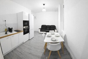 Dining - Nice apartment T2 historic center Auxerre (Auxerre)