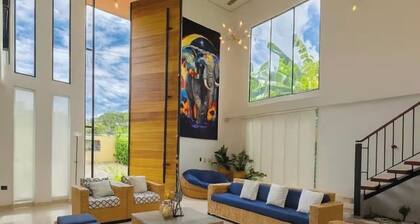 LUXURY HOUSE RICAURTE CUNDINAMARCA (SUITABLE FOR PETS AND LARGE GROUPS)