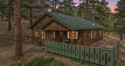 Charming 2-bedroom, 2-bathroom Machin Cottage #1