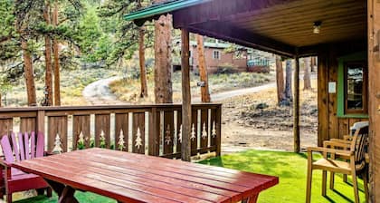 Charming 2-bedroom, 2-bathroom Machin Cottage #1