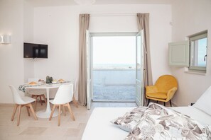 1 bedroom, free WiFi, bed sheets - Stune Mansion - Asparagus Room (Puglia)