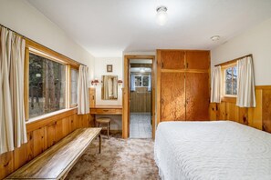 1 bedroom, free WiFi, bed sheets - Its not just any ordinary stay Machin's Cottage #3 Pet Friendly (Estes Park)