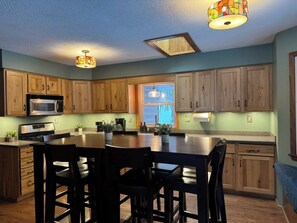 Dining - Peaceful 3-bedroom cabin in charming Amery (Amery)