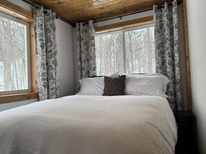 Room - Peaceful 3-bedroom cabin in charming Amery (Amery)