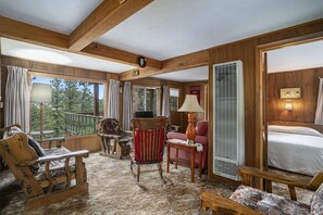 2 bedrooms, free WiFi, bed sheets - Perfect retreat Machin # 4 nestled next to RMNP Pet Friendly (Estes Park)