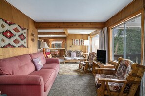 TV - Perfect retreat Machin # 4 nestled next to RMNP Pet Friendly (Estes Park)