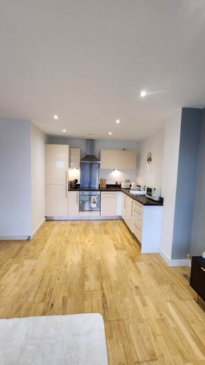 Fridge, stovetop - Modern 1BR | Stylish | Luxury Skyline Views (Leeds)