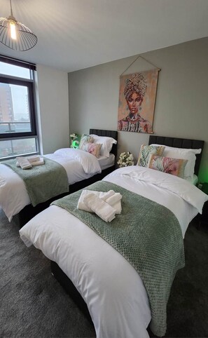 1 bedroom, iron/ironing board, WiFi, bed sheets - Modern 1BR | Stylish | Luxury Skyline Views (Leeds)