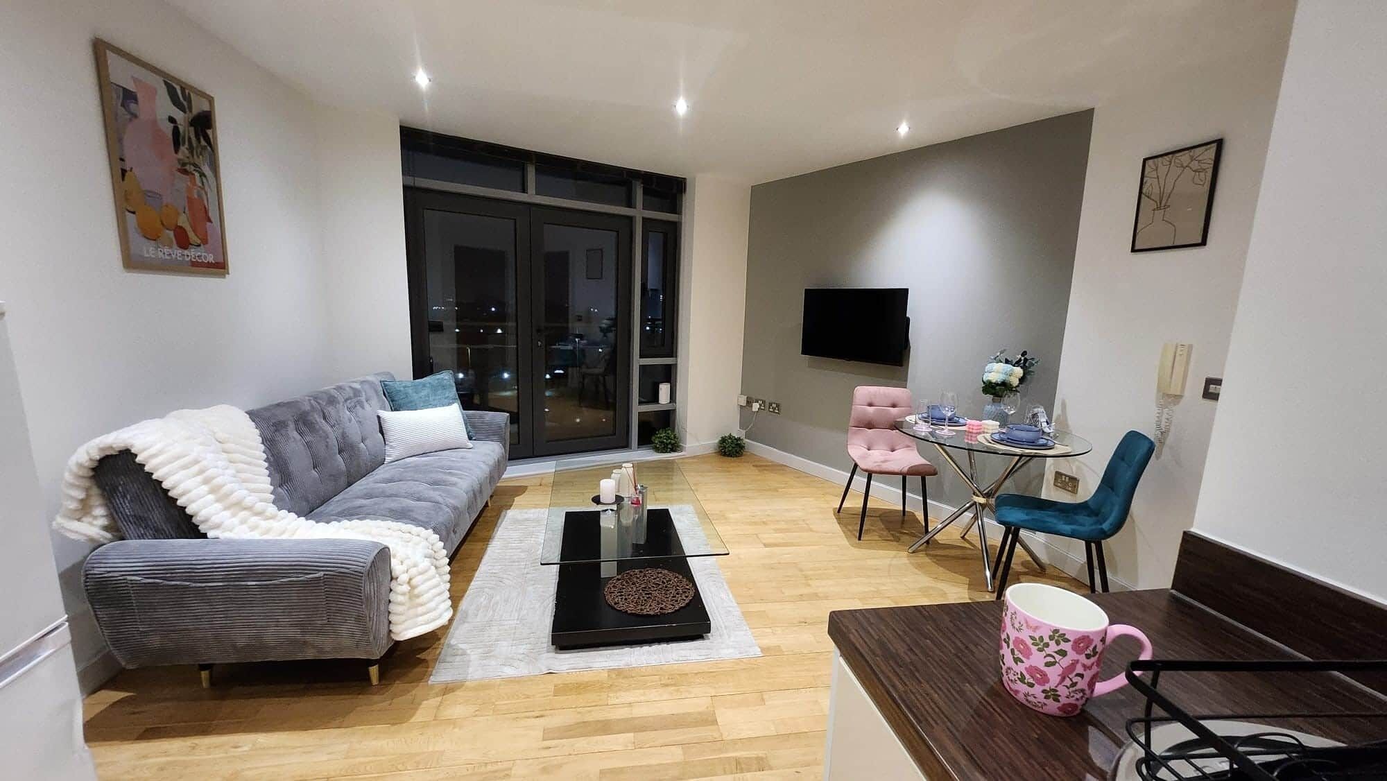 Modern 1br | Leeds City Centre | Balcony Views - Leeds