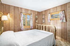 Room - Dreaming of a Rustic Getaway? ✨ Machin's Cottage 6 Awaits You! Pet Friendly (Estes Park)