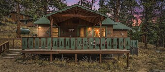 Get ready to embrace the rustic charm of Machin Cottage #10 Pet Friendly