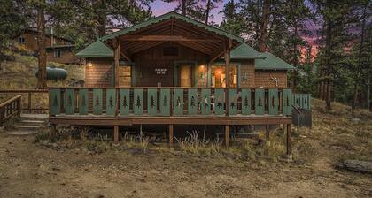 Get ready to embrace the rustic charm of Machin Cottage #10 Pet Friendly