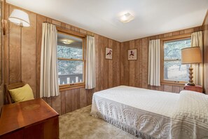 2 bedrooms - Ready for a cozy mountain escape? Machin's Cottage #11 Pet Friendly (Estes Park)