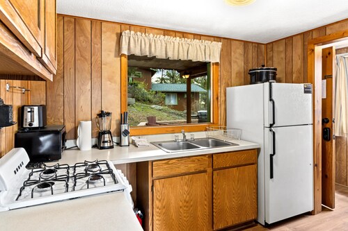 Ready for a cozy mountain escape? Machin's Cottage #11 Pet Friendly