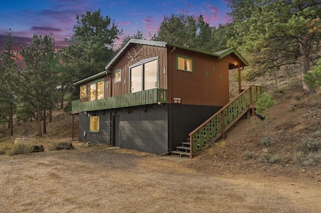 Exterior. Escape to the embrace of nature at Machin's Cottage #15 Pet Friendly
