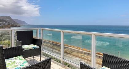 Beachfront townhouse with panoramic ocean views – Simon’s Town | Zanté