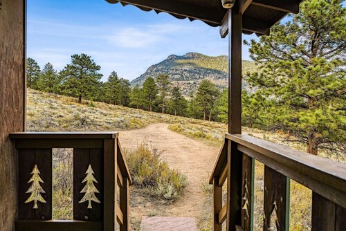 Machin's Cottage #17 3 Bedroom Cabin on edge of RMNP Pet Friendly