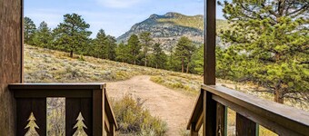 Machin's Cottage #17 3 Bedroom Cabin on edge of RMNP Pet Friendly