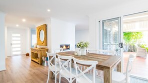 Dining - The Mook - Don’t let the exterior fool you, inside is where the magic happens! (Mollymook)
