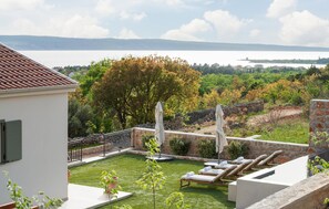 Property grounds - Beautiful home in Seline (Seline)