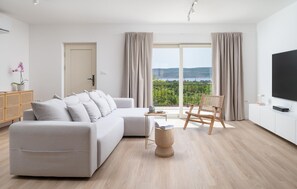 Smart TV - Beautiful home in Seline (Seline)