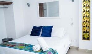 In-room safe, blackout drapes, soundproofing, iron/ironing board - Sunshine Boutique Hotel (San Andres)