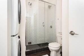 Shower, hair dryer, towels, soap - Beautiful Exchange District Suite | 2 Bed | 1 Bath | (Winnipeg)