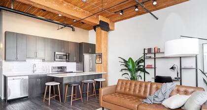 Beautiful Exchange District Suite | 2 Bed | 1 Bath |