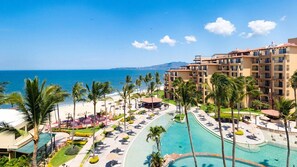 Pool - Beachfront 1BR Suite at Villa del Palmar Flamingos - Pools, Spa & Sunsets (Nuevo Vallarta)