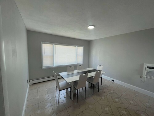 3 BR Apartment Near Wesleyan 202