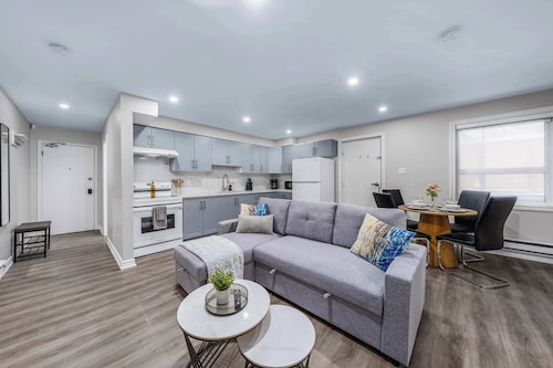 Inviting Unit with WiFi Near Trinity Bellwoods