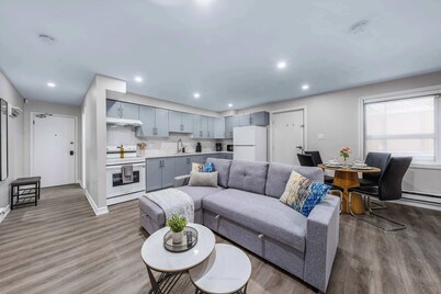 Inviting Unit with WiFi Near Trinity Bellwoods