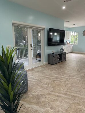 Smart TV, ping pong, books - Villa Nueva (Key Largo)