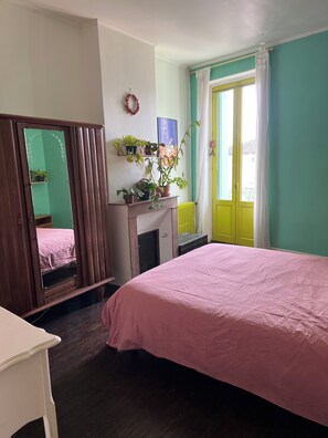 5 bedrooms, iron/ironing board, Internet, bed sheets - Charming house in the heart of the Gironde (La Réole)