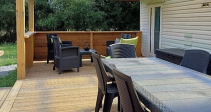 Domaine avec piscine Gîte + 2 bungalows - Jusqu’à 15 pers - 8 chambres