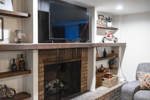 Fernseher, Kamin