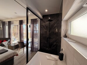 Bathroom - Quiet Lakefront Cabin for Deep Rest & Nature Retreat | Tahana Haven (Gauja)