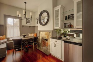 Interior - Charming Victorian Home | Cocktail Pool (Savannah)