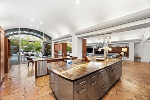 Interior - Frank Lloyd Wright Inspired Villa in Scottsdale - Pool, Hot Tub & Sunken Firepit (Scottsdale)
