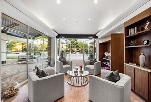 Lobby - Frank Lloyd Wright Inspired Villa in Scottsdale - Pool, Hot Tub & Sunken Firepit (Scottsdale)