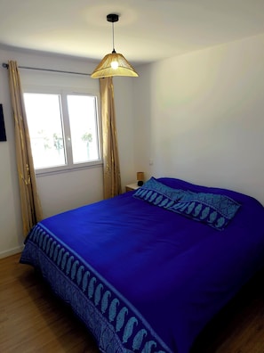 2 chambres, fer et planche Ă repasser, draps fournis