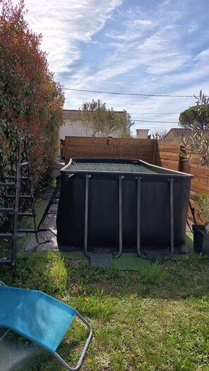 Outdoor spa tub - Country house between the Dentelles and Mont Ventoux (Aubignan)