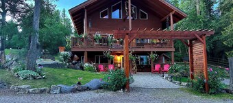 Montana Cozy Cabin Retreat - Near Glacier NP