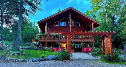 Pioneer Cabin no electric or linens - sleeps 5 Near Glacier NP